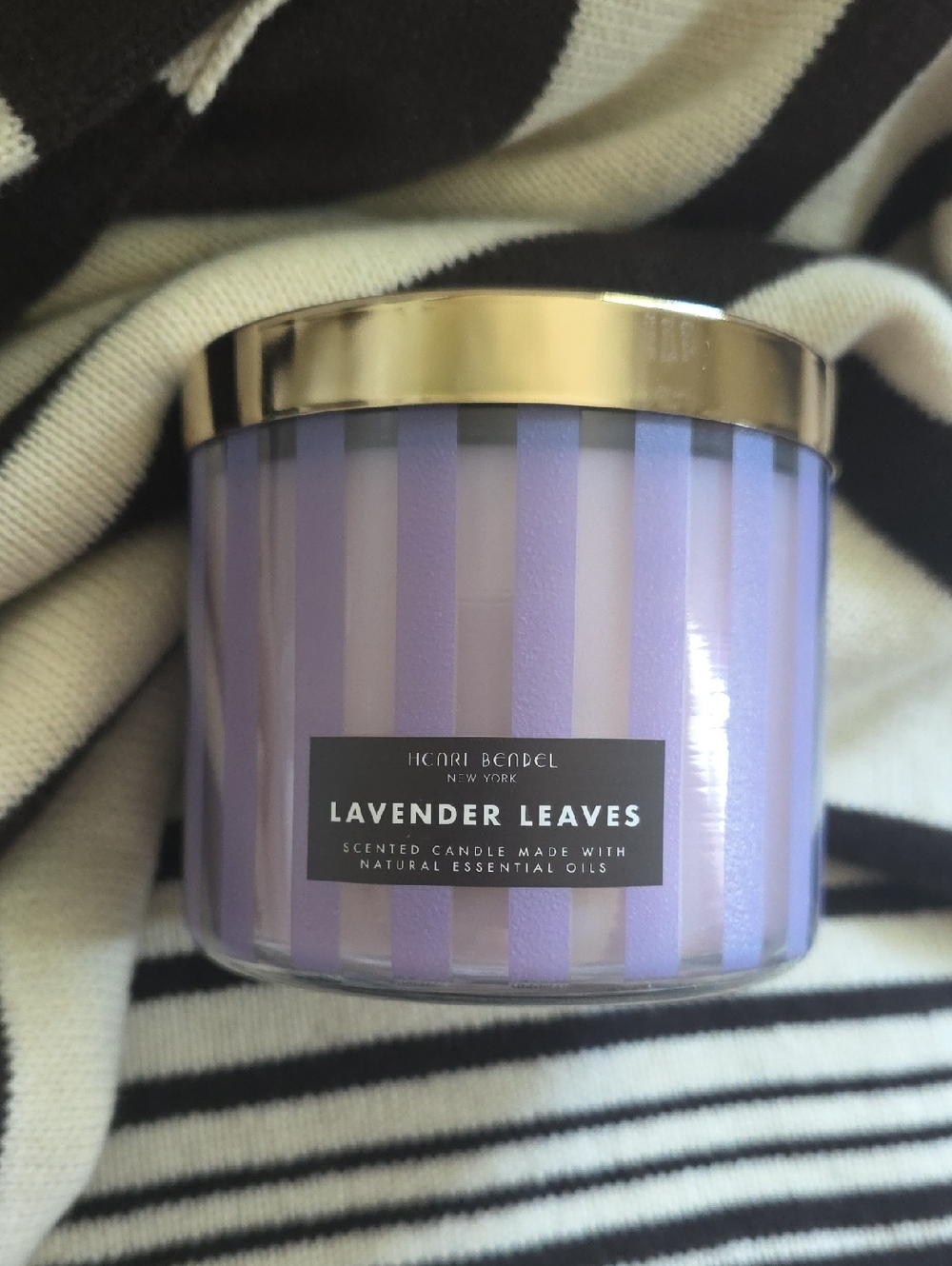 Henri Bendel Lavender Leaves Scented Jar Candle with Gold Lid - Purple